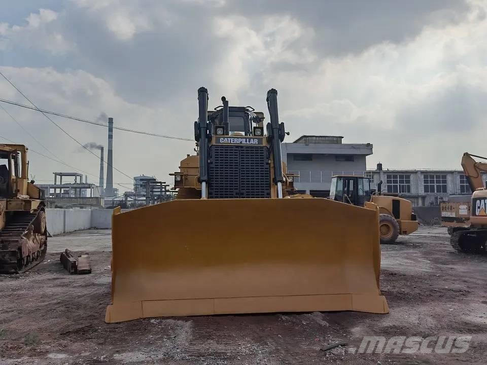CAT D9N ブルドーザー