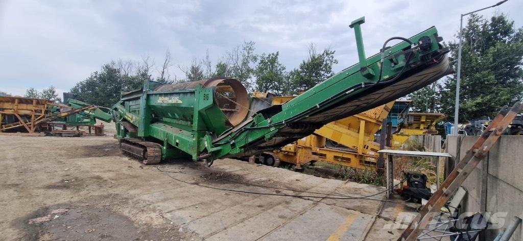 McCloskey 516RT 自走式スクリーン