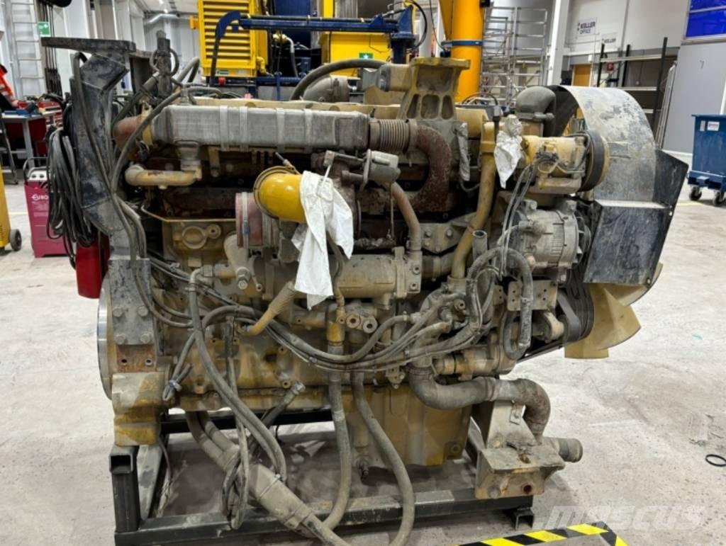 CAT 352 エンジン