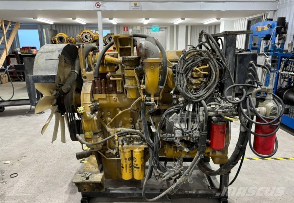 CAT 352 エンジン