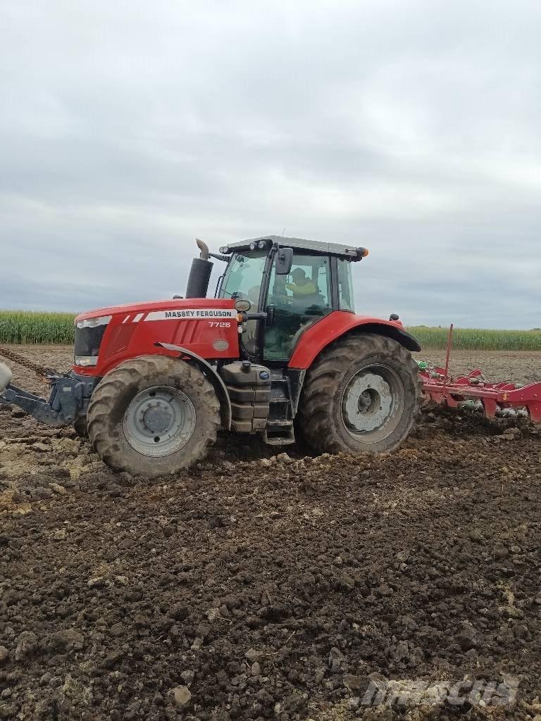 Massey Ferguson 7726 トラクター