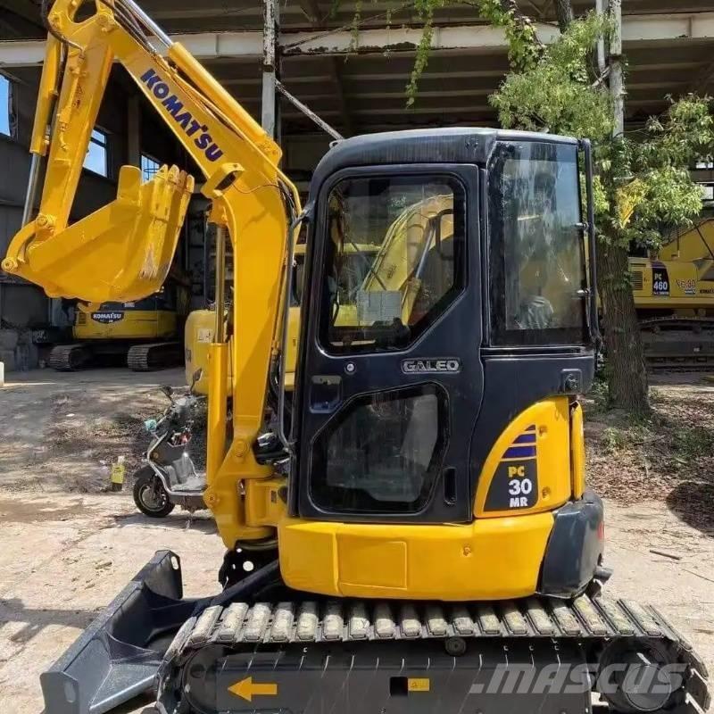 Komatsu PC 30 ミニ油圧ショベル 7t以下（ミニユンボ・ミニディガー）