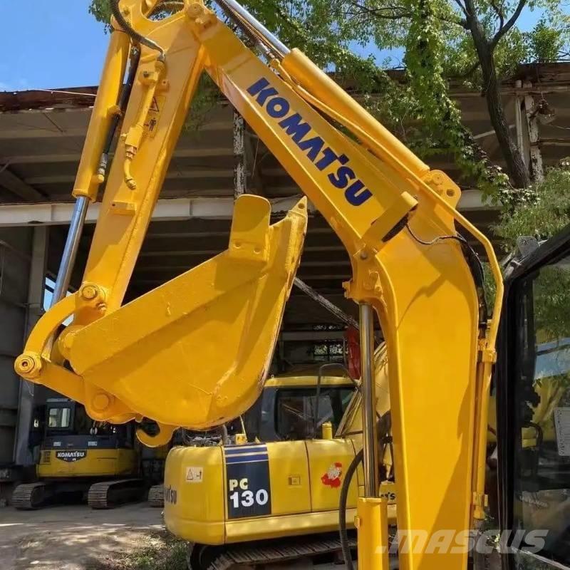 Komatsu PC 30 ミニ油圧ショベル 7t以下（ミニユンボ・ミニディガー）