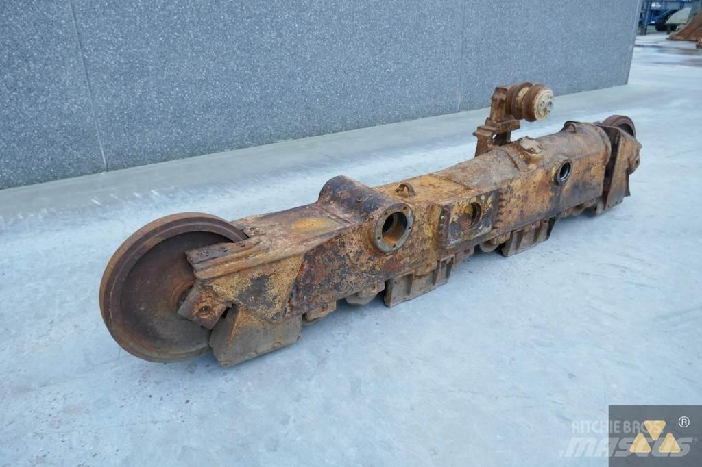 CAT 261-3079 シャーシ及びサスペンション