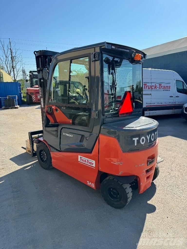 Toyota 9FBM30T バッテリーフォークリフト