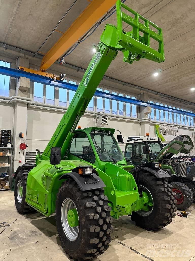 Merlo 55.9 CS テレスコーピックハンドラー