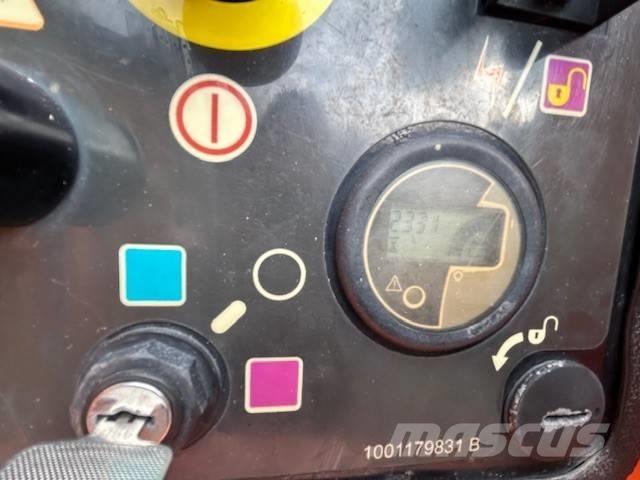 JLG 1200 SJP ブームリフト　直伸型