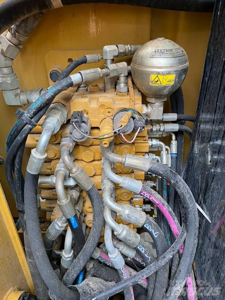 CAT 305.5 大型油圧ショベル12t以上（パワーショベル・ユンボ）