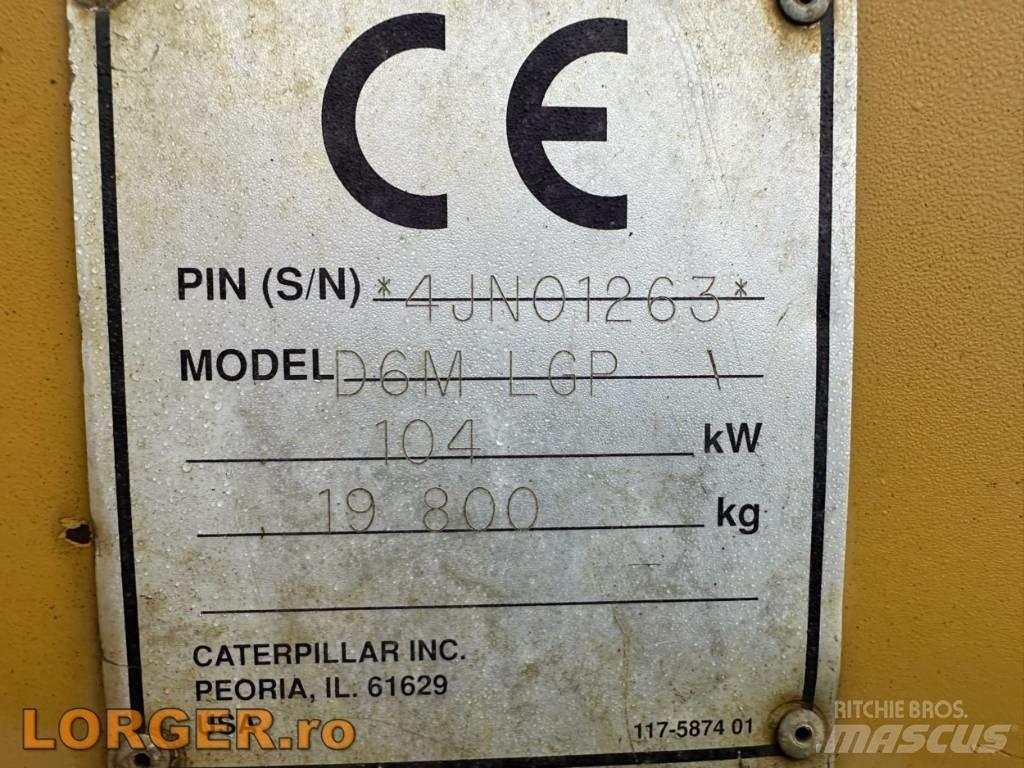 CAT D 6 M LGP ブルドーザー