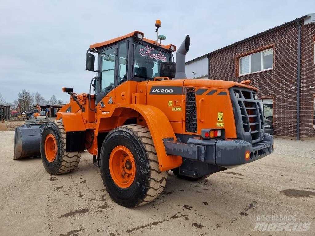 Doosan DL 200-3 ホイールローダー・タイヤショベル