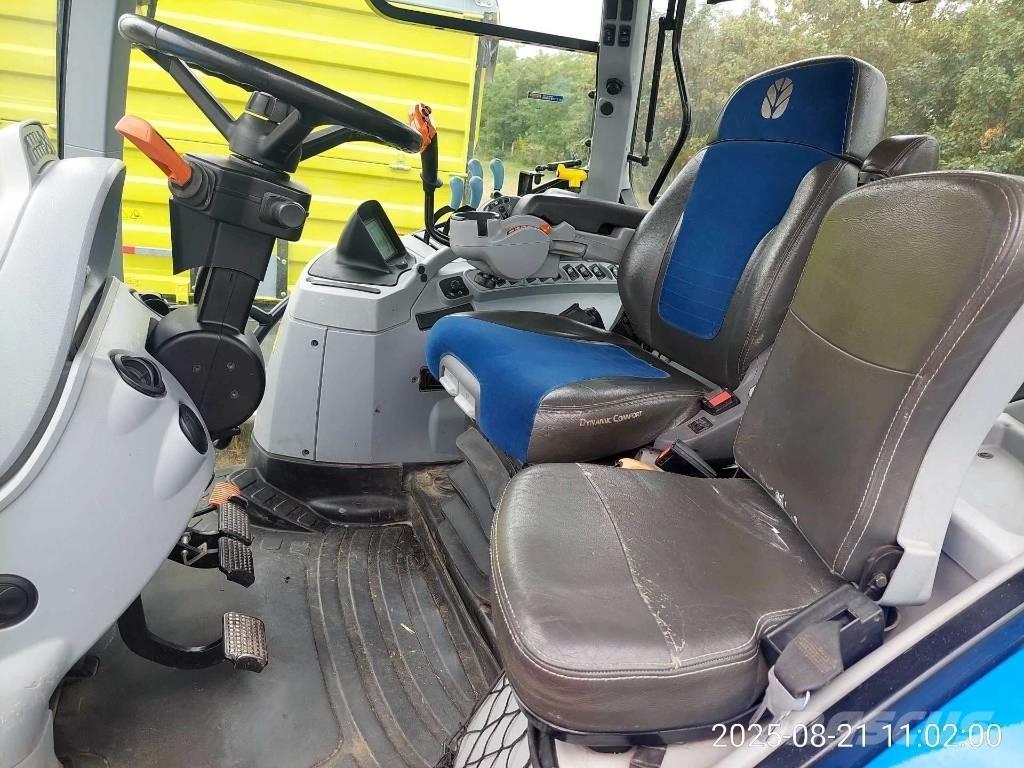New Holland T 7.230 トラクター