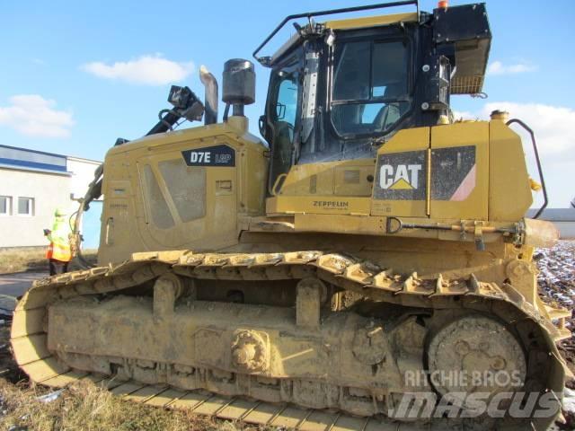 CAT D 7 E ブルドーザー