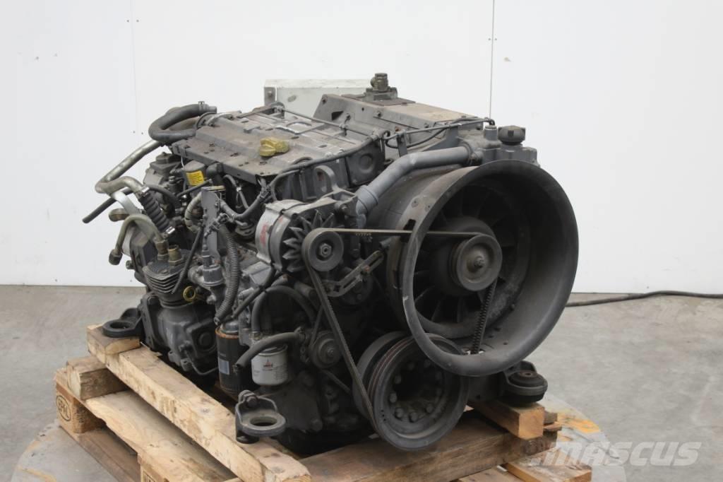 Deutz BF4M1012 エンジン