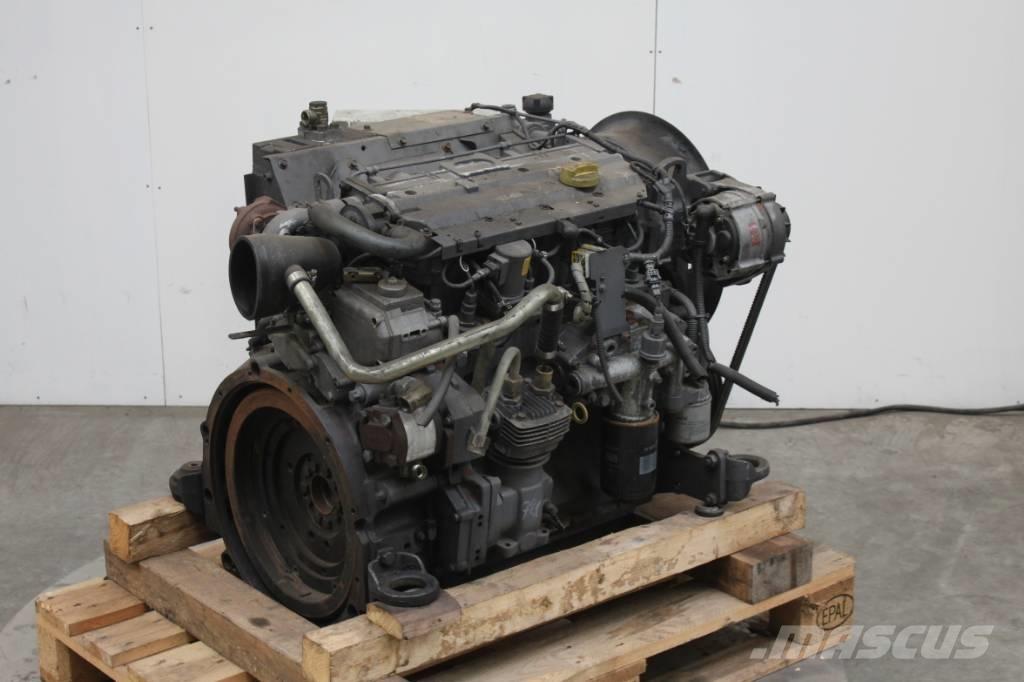 Deutz BF4M1012 エンジン