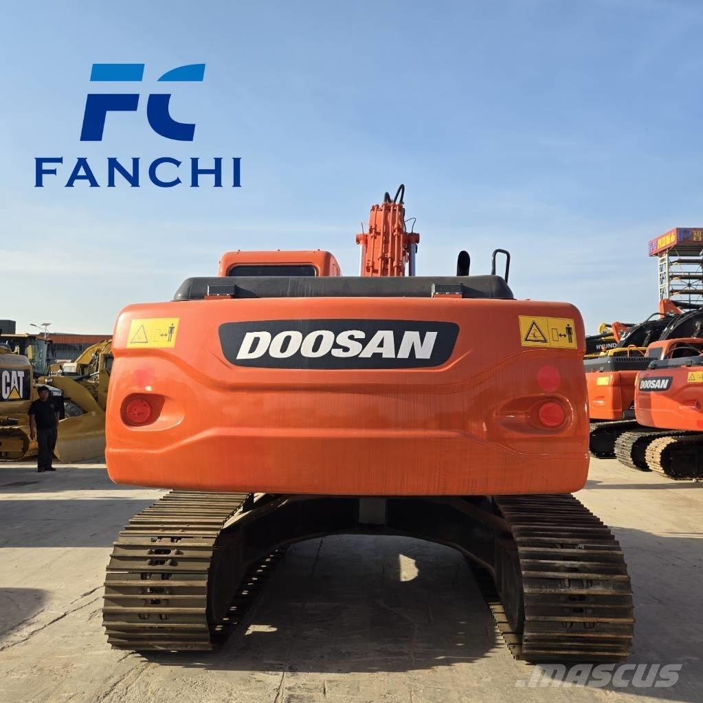 Doosan DX 225 LC 大型油圧ショベル12t以上（パワーショベル・ユンボ）