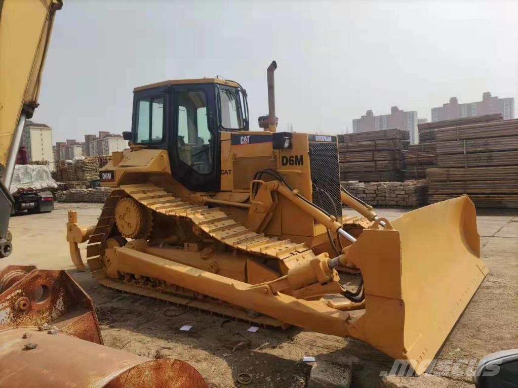 CAT D 6M ブルドーザー