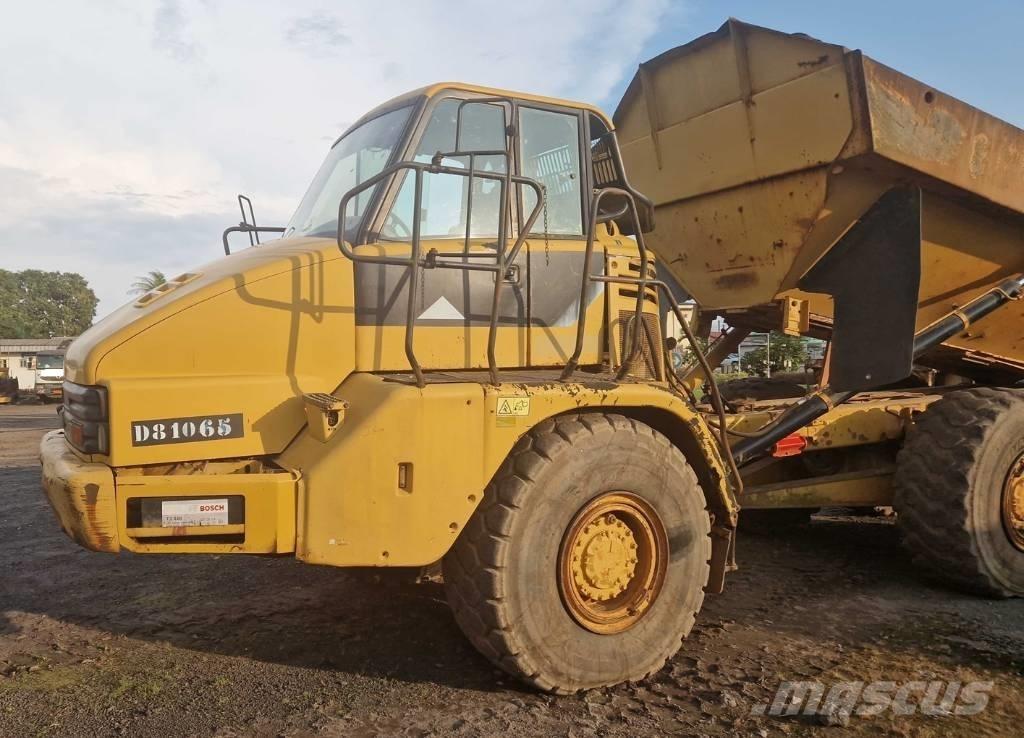 CAT 730 アーティキュレート式ダンプトラック