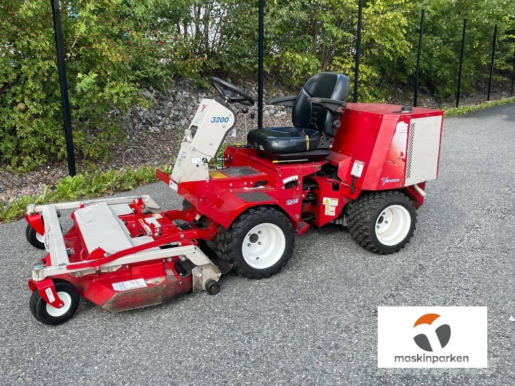 Ventrac 3200 乗用・自走モア/芝刈り機
