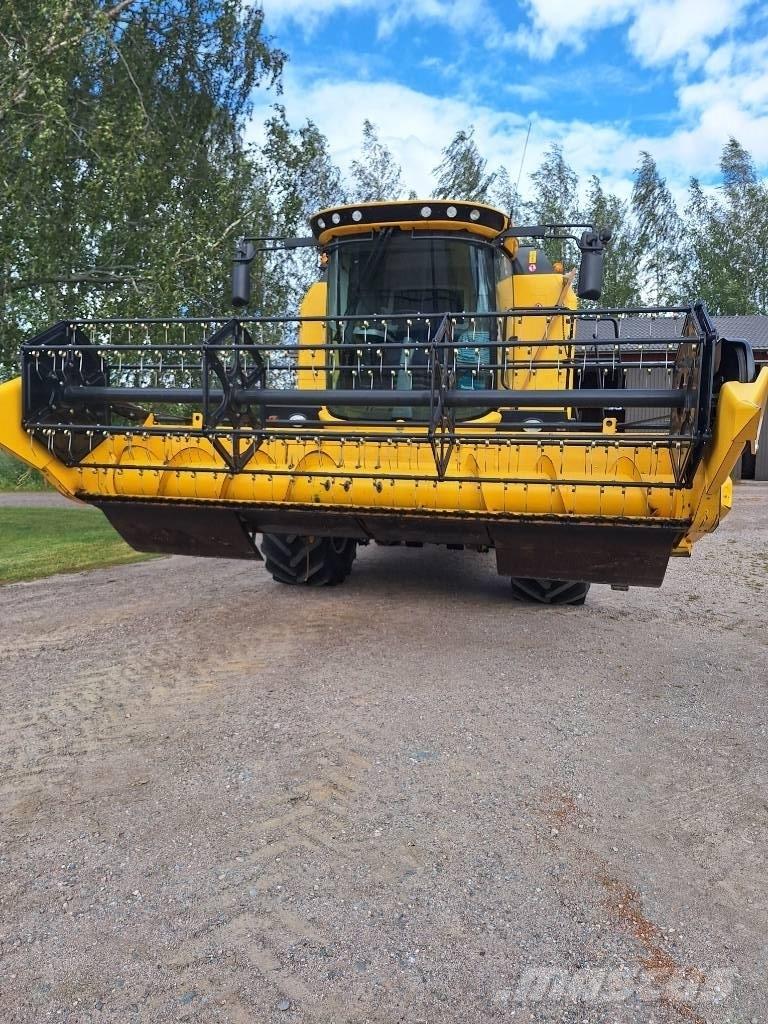 New Holland TC 5.70 コンバイン