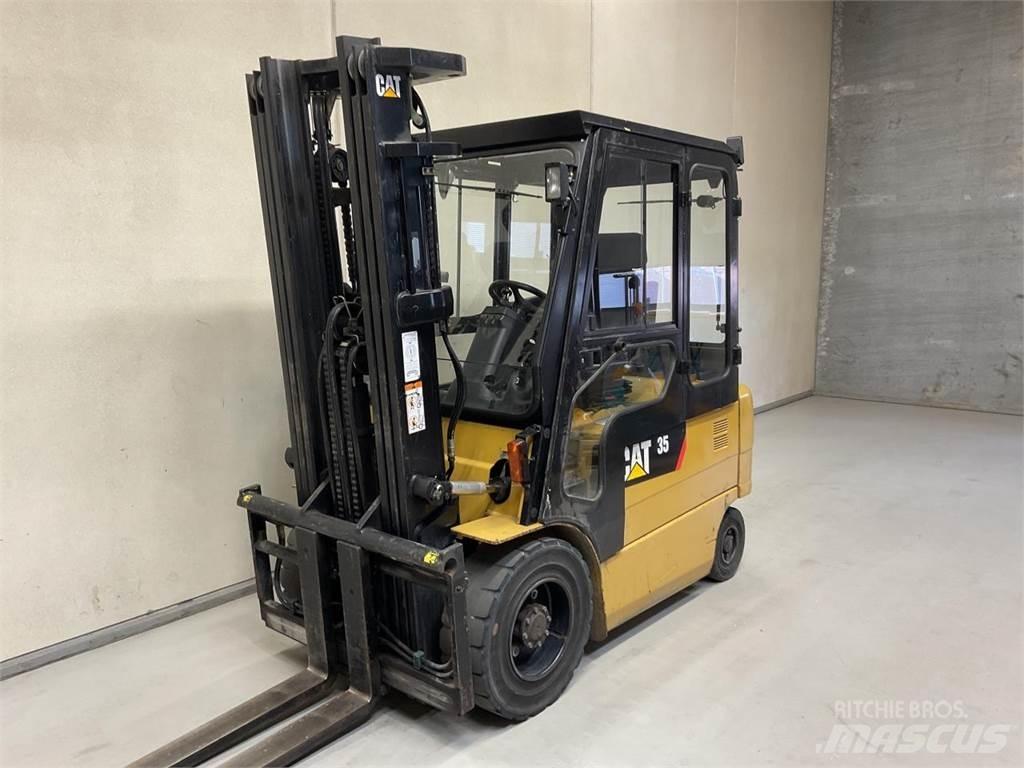 CAT EP35K-PAC バッテリーフォークリフト