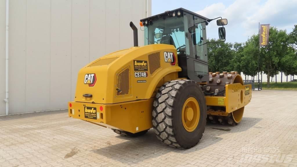 CAT CS74B 振動ローラ