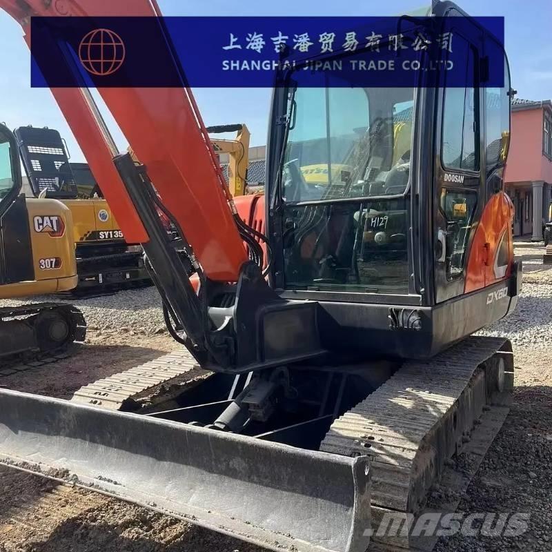 Doosan DX 60 ミニ油圧ショベル 7t以下（ミニユンボ・ミニディガー）
