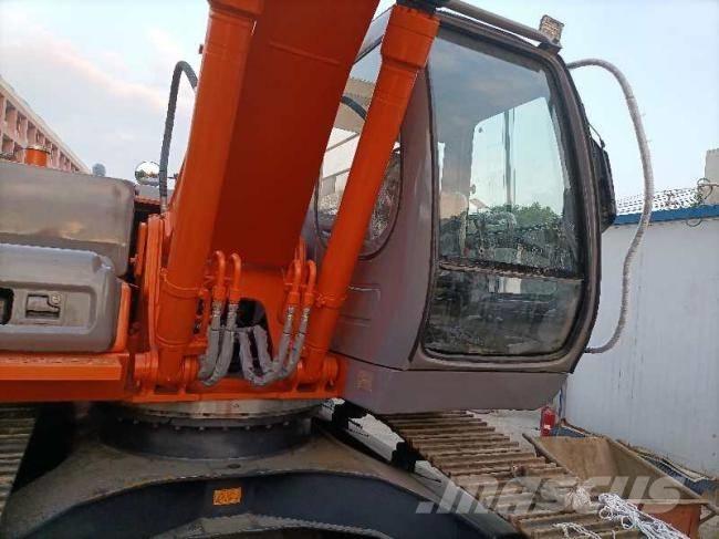 Hitachi Zaxis 200 LC 大型油圧ショベル12t以上（パワーショベル・ユンボ）