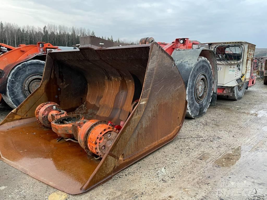 Sandvik LH 514 地下ローダー