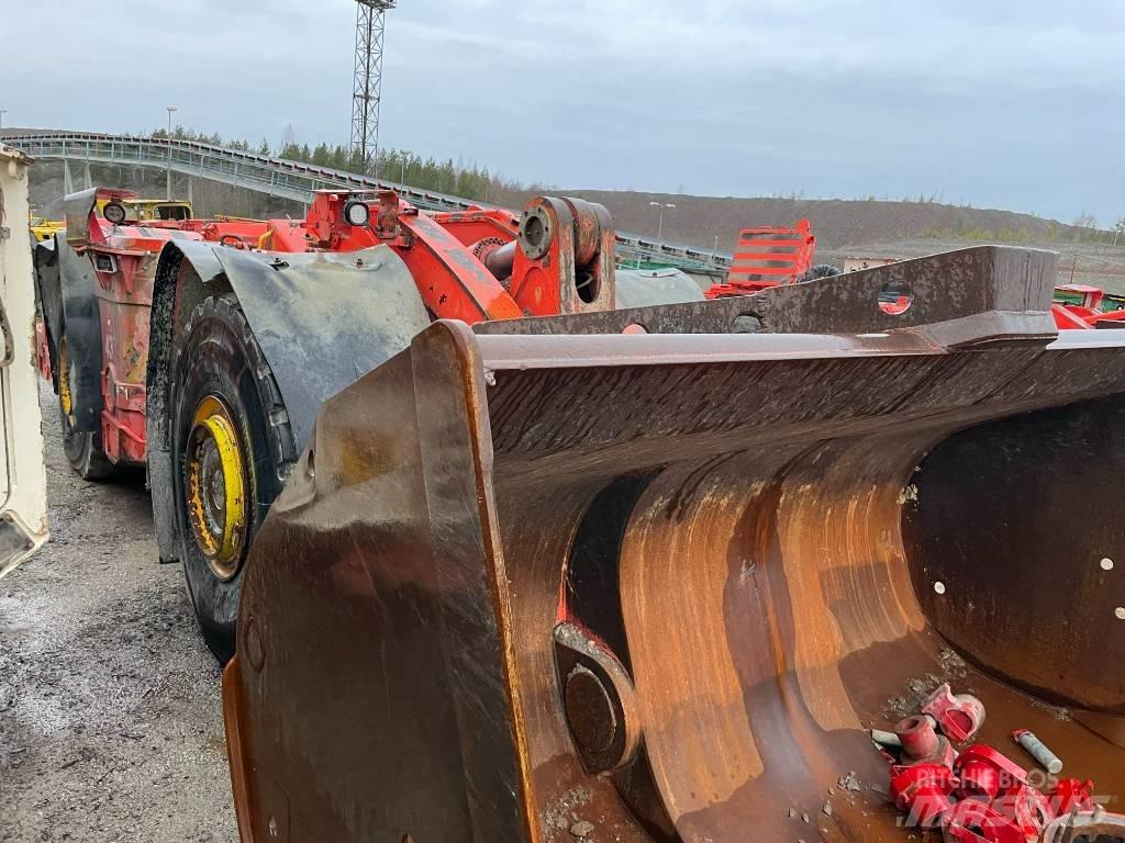 Sandvik LH 514 地下ローダー