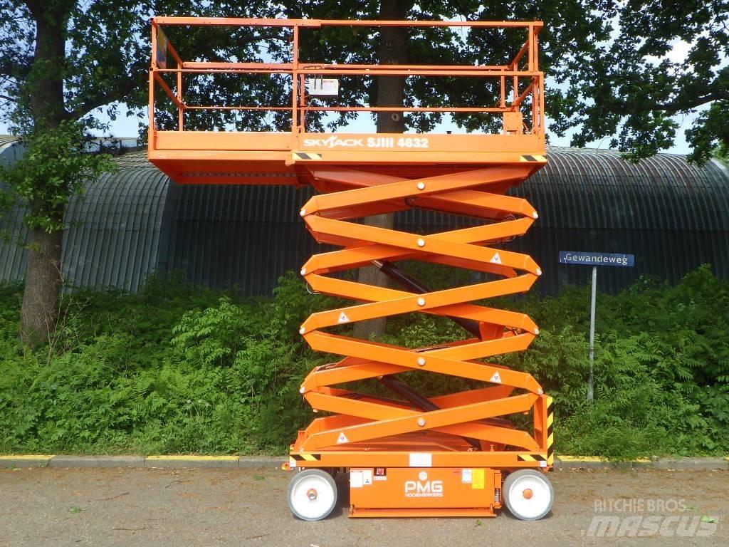 SkyJack SJ4632 シザースリフト