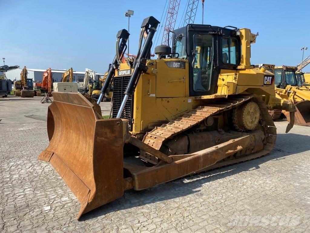 CAT D6 T XL ブルドーザー