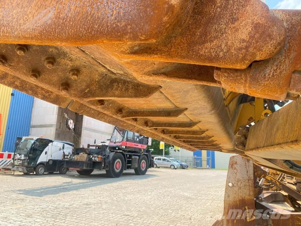 CAT D6 T XL ブルドーザー