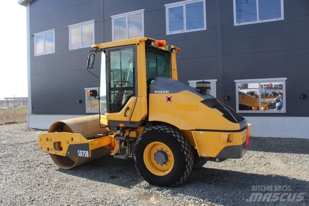 Volvo SD 75 B 振動ローラ