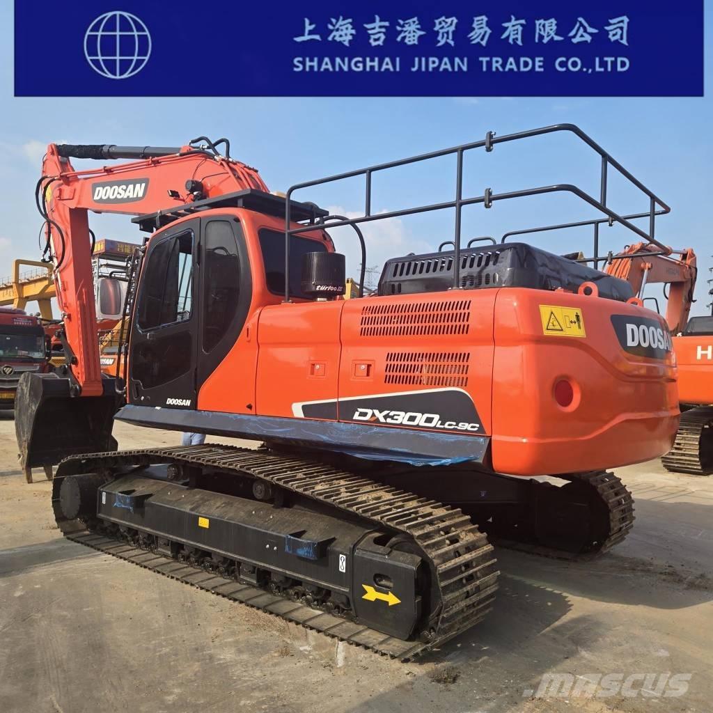 Doosan DX 300 大型油圧ショベル12t以上（パワーショベル・ユンボ）