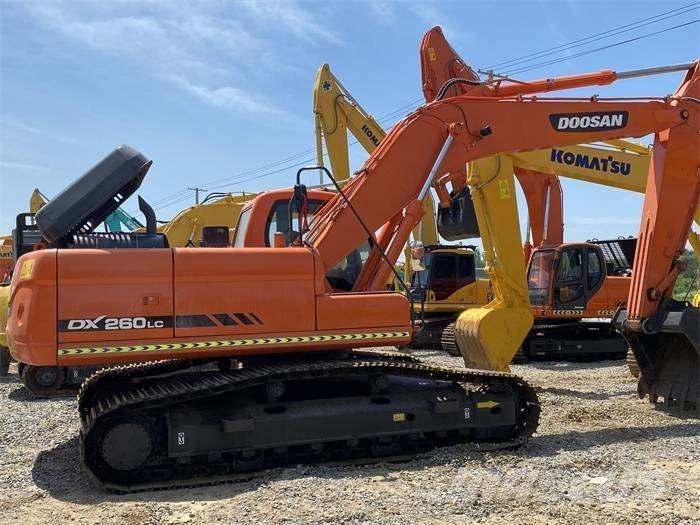 Doosan DX 260LC 大型油圧ショベル12t以上（パワーショベル・ユンボ）