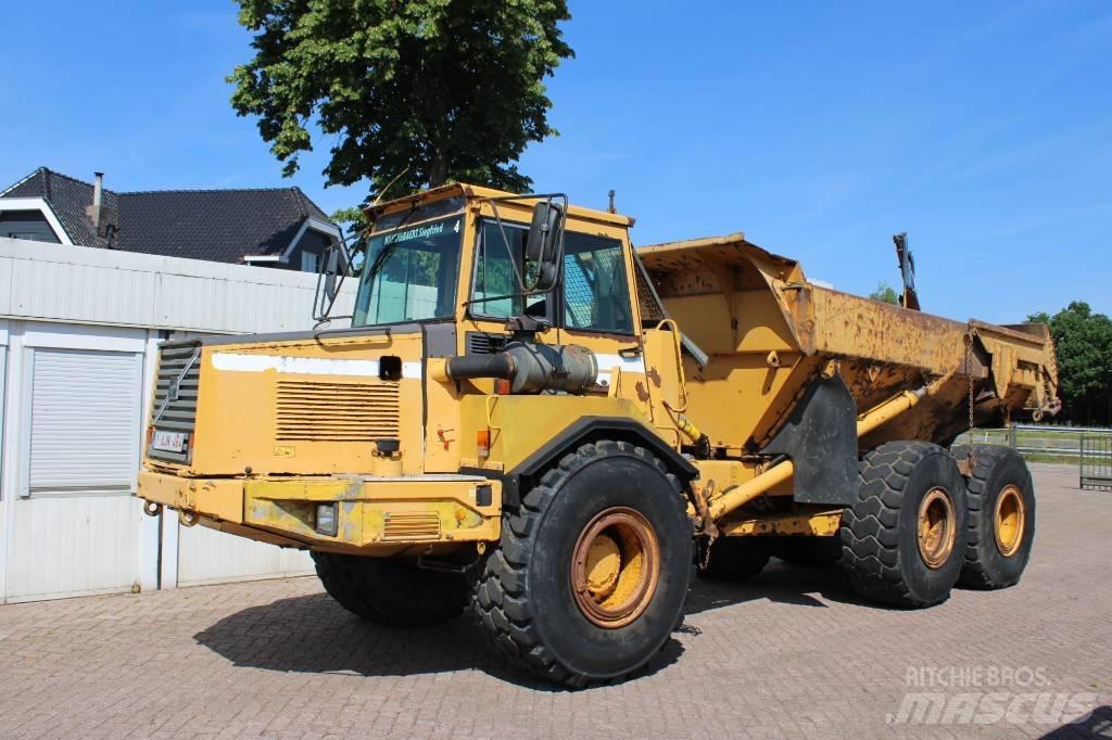 Volvo A 25 C 6x6 アーティキュレート式ダンプトラック