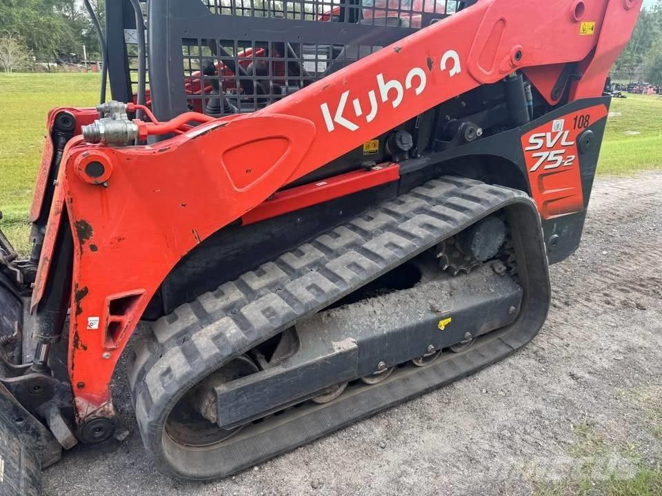 Kubota SVL 75-2 スキッドステアローダー