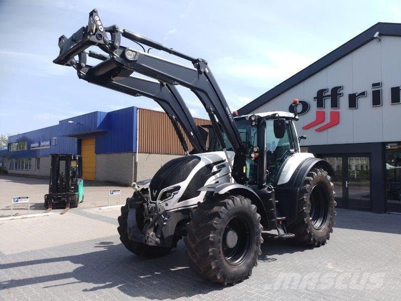 Valtra T 175 A トラクター