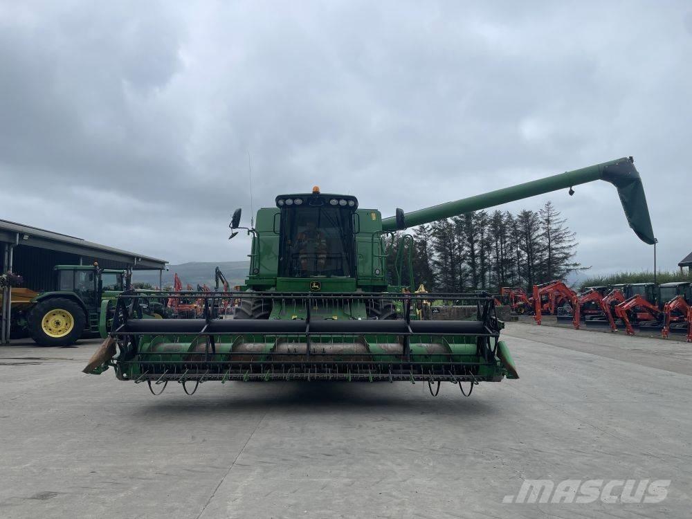 John Deere T 550 コンバイン