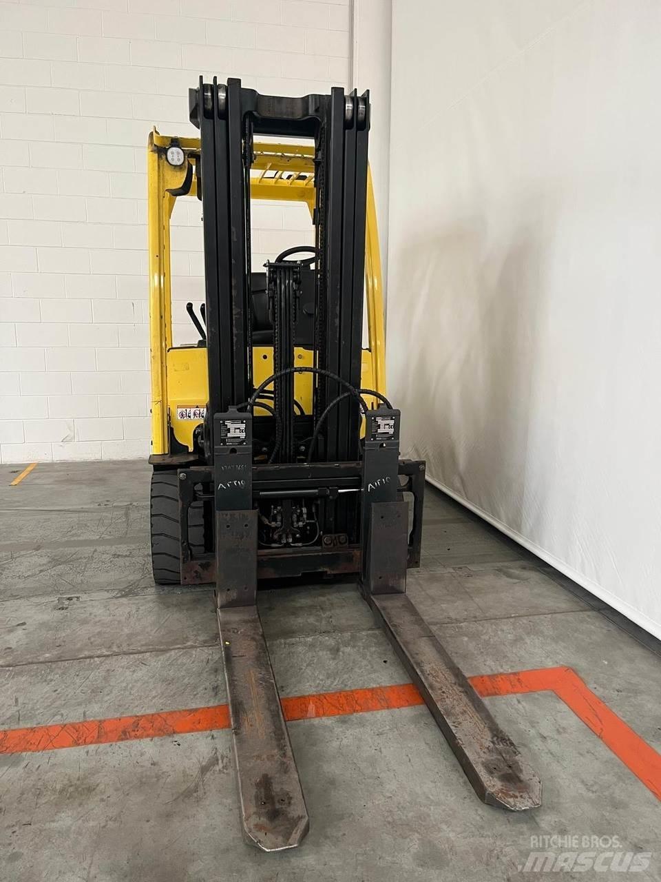 Hyster J3.0XN バッテリーフォークリフト