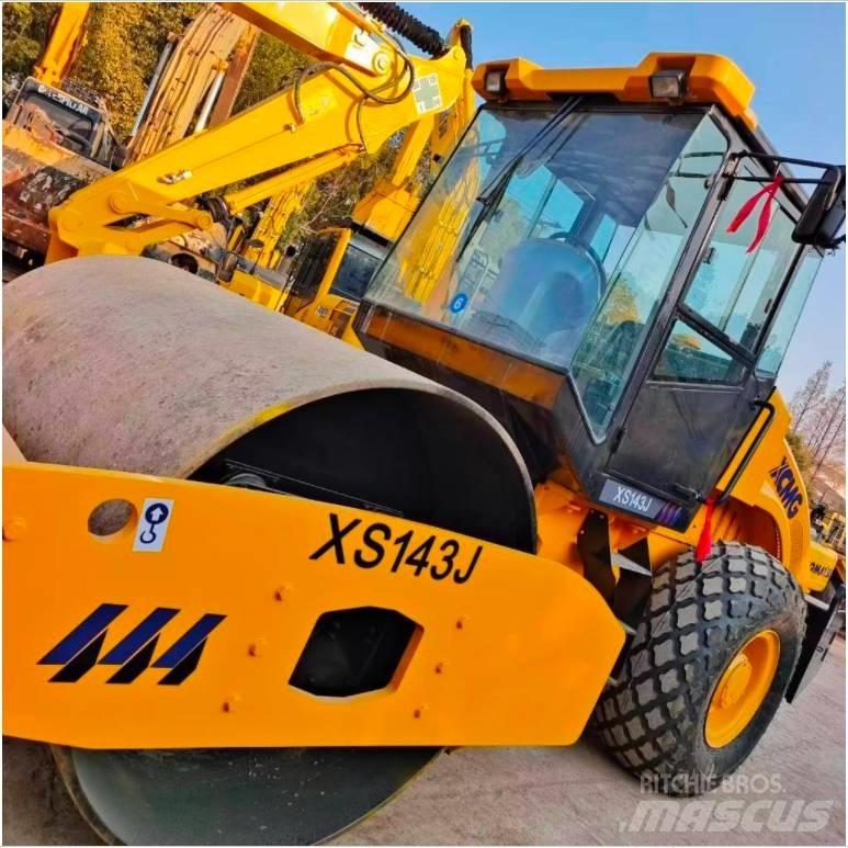 XCMG XS143J 振動ローラ
