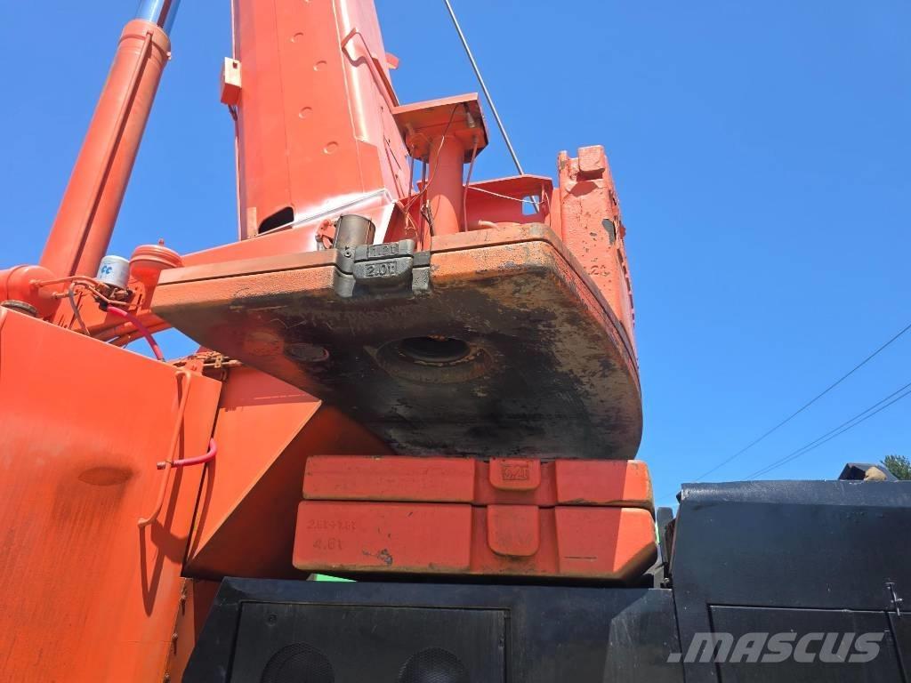 Liebherr LTM 1090-2 オールテレーンクレーン