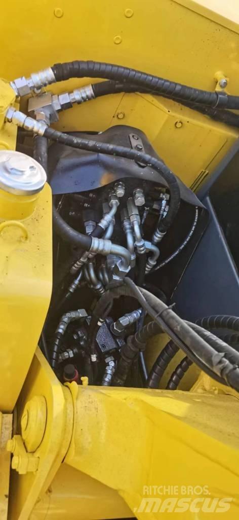 Komatsu 60-8 大型油圧ショベル12t以上（パワーショベル・ユンボ）