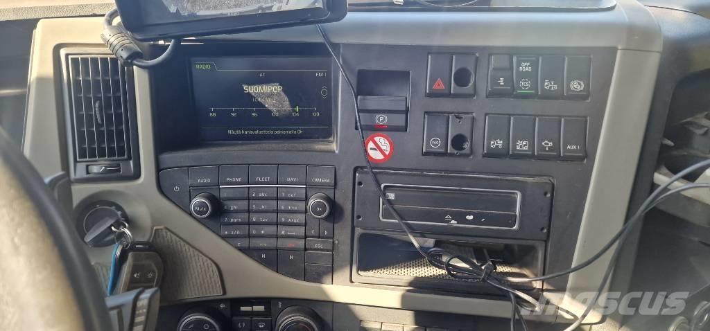 Volvo FM 330 塵芥車、パッカー車