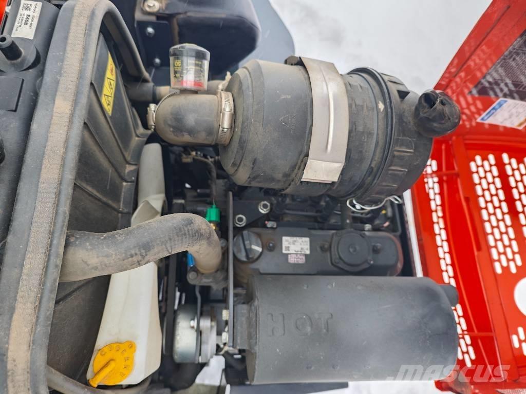 Kubota ZD 1211R 乗用・自走モア/芝刈り機