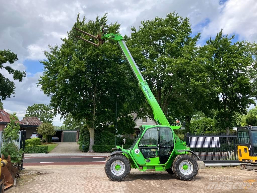 Merlo P 32.6 テレスコーピックハンドラー