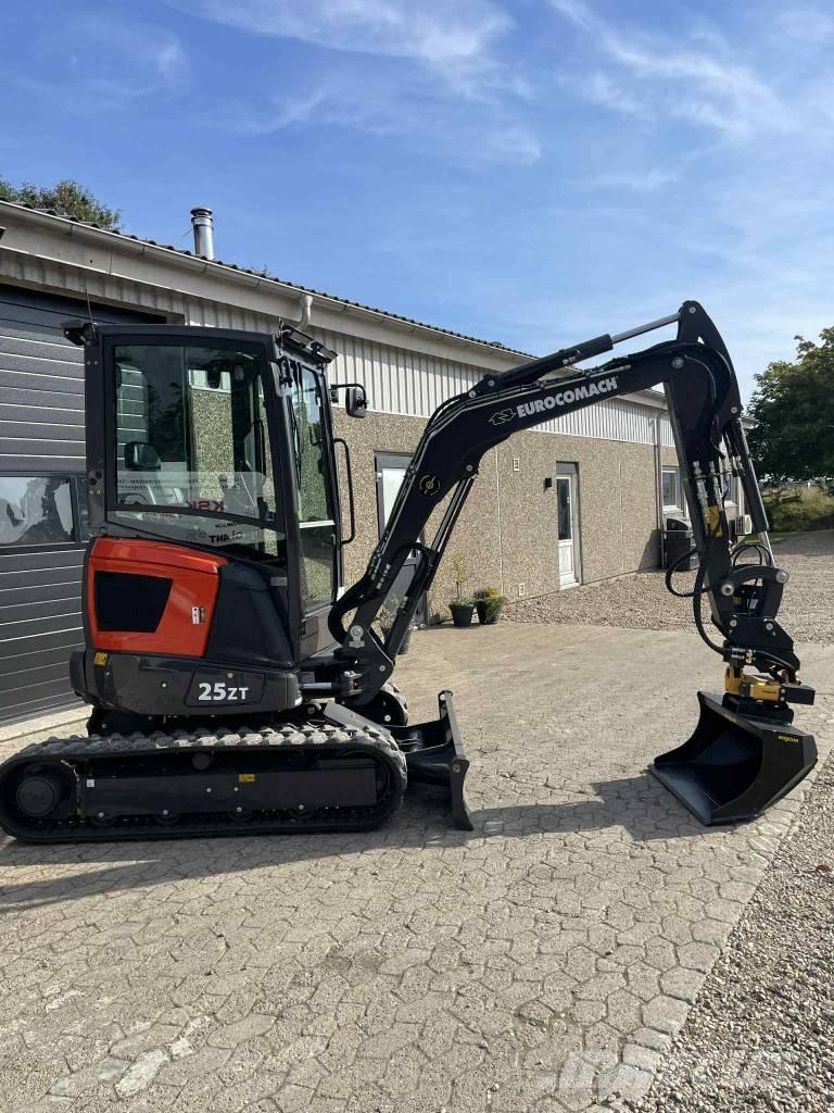 Eurocomach 25 ZT ミニ油圧ショベル 7t以下（ミニユンボ・ミニディガー）