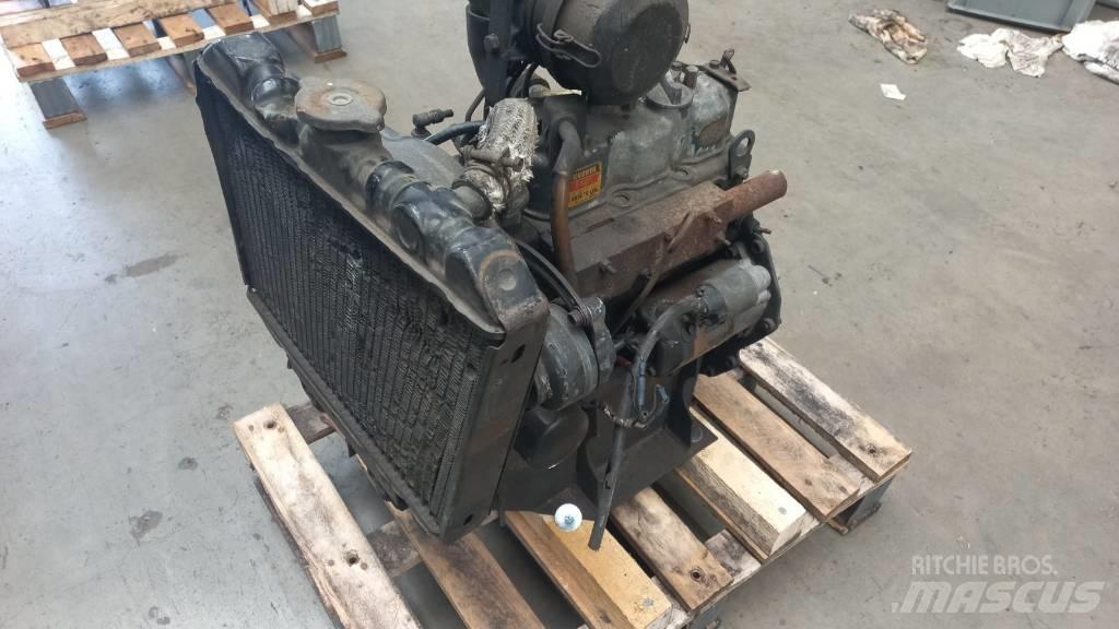 Kubota D850 エンジン