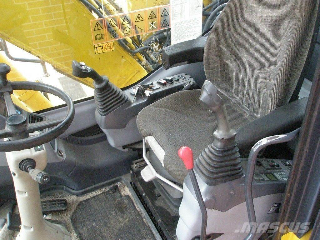 Komatsu PW140-7 ホイール式油圧ショベル（パワーショベル・ユンボ・バックホー）