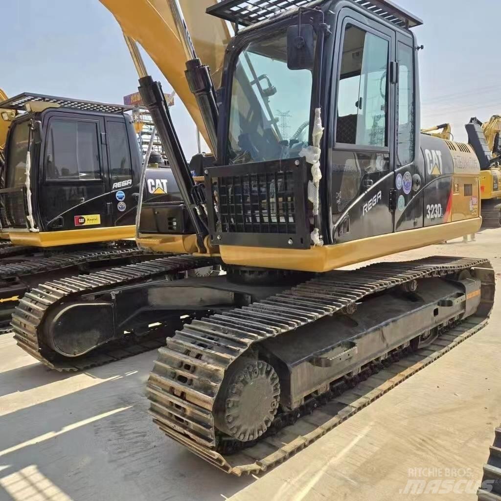 CAT 323 D L 大型油圧ショベル12t以上（パワーショベル・ユンボ）